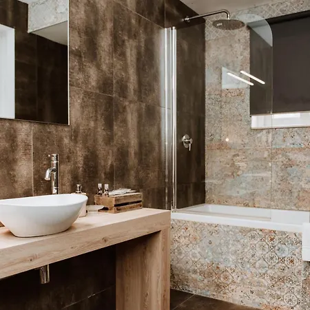 Terrae Hydrunti فندق مبيت وإفطار